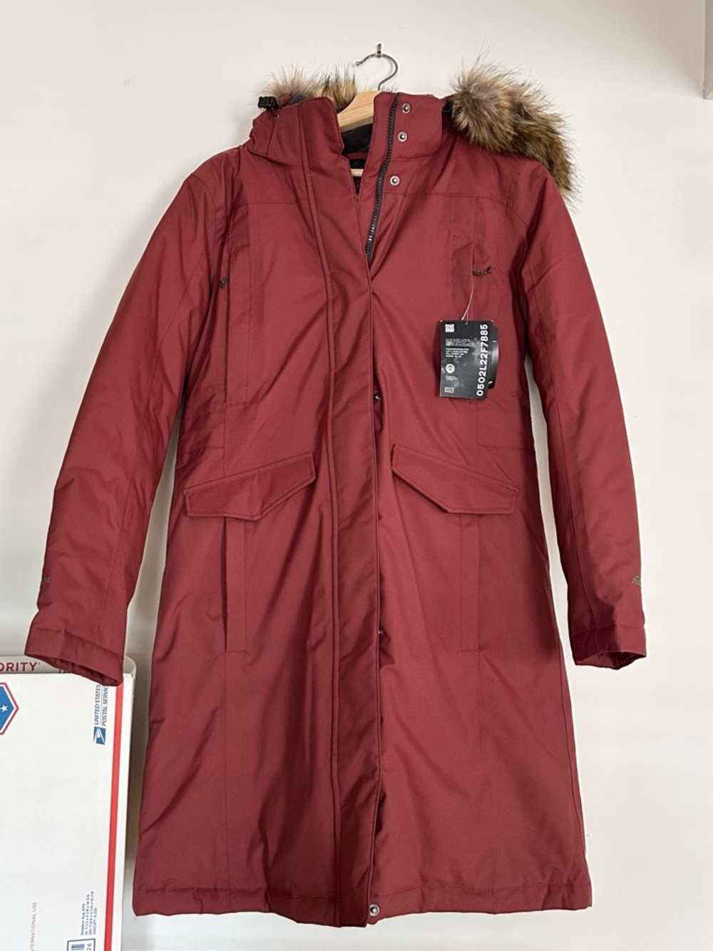 nwt EDDIE BAUER stadium down winter coat 550FP faux fur hood dusty red